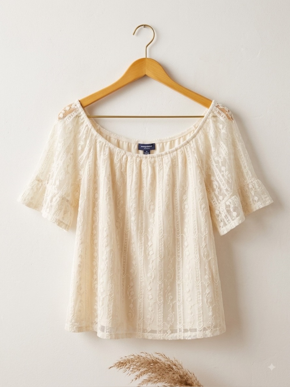 Women’s DayTrip  Cream Lace Peasant Top